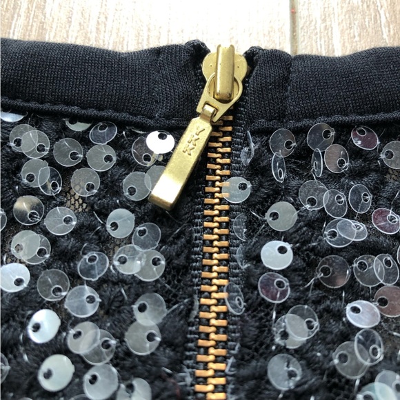 Banana Republic Black Sequin Top Women’s Size 4 - Picture 7 of 9